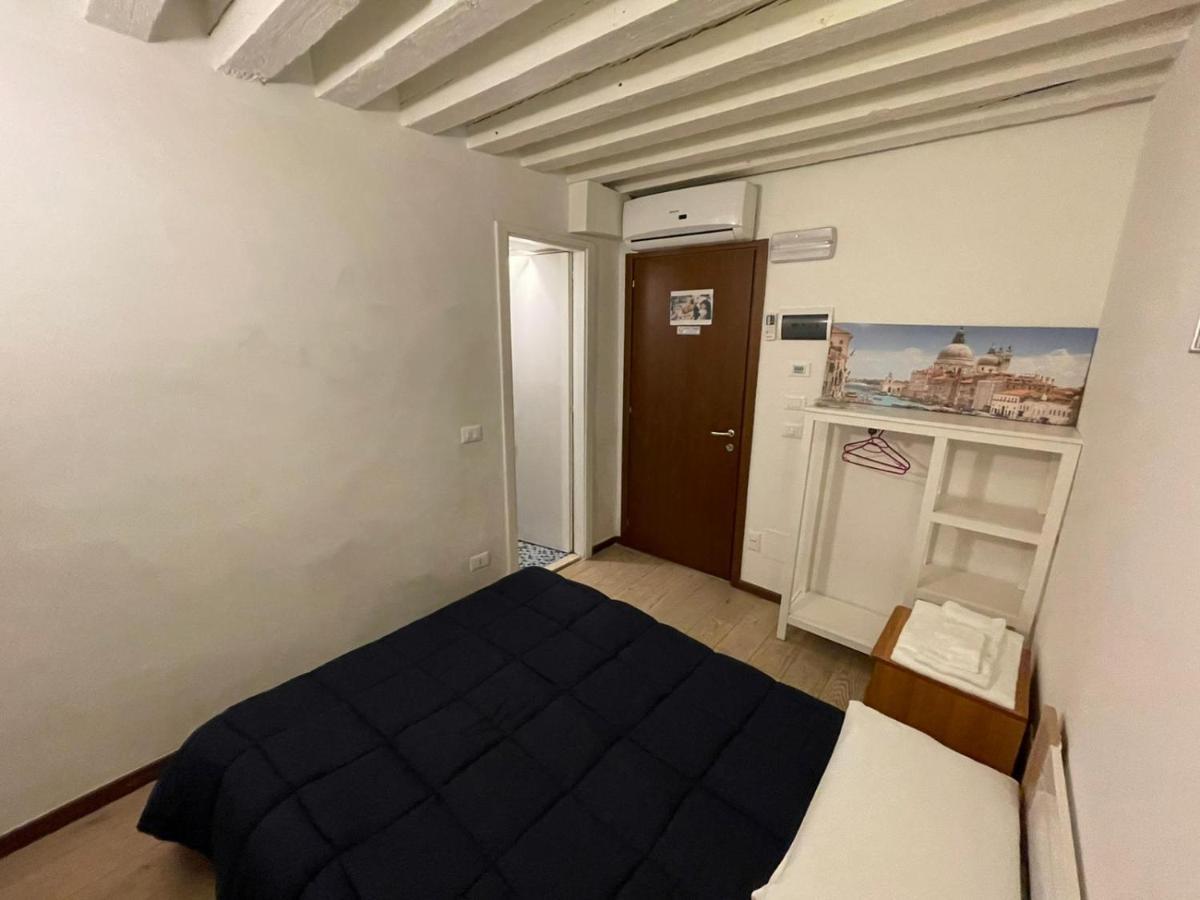 Single Room Private Bathroom,1193484103:JPEG